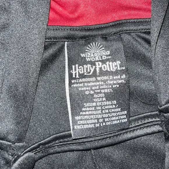 Wizarding world of Harry Potter Gryffindor Hogwarts robe - Picture 4 of 5